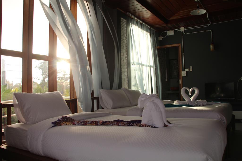 The Noi Guest House & Restaurant Koh Lipe Room photo