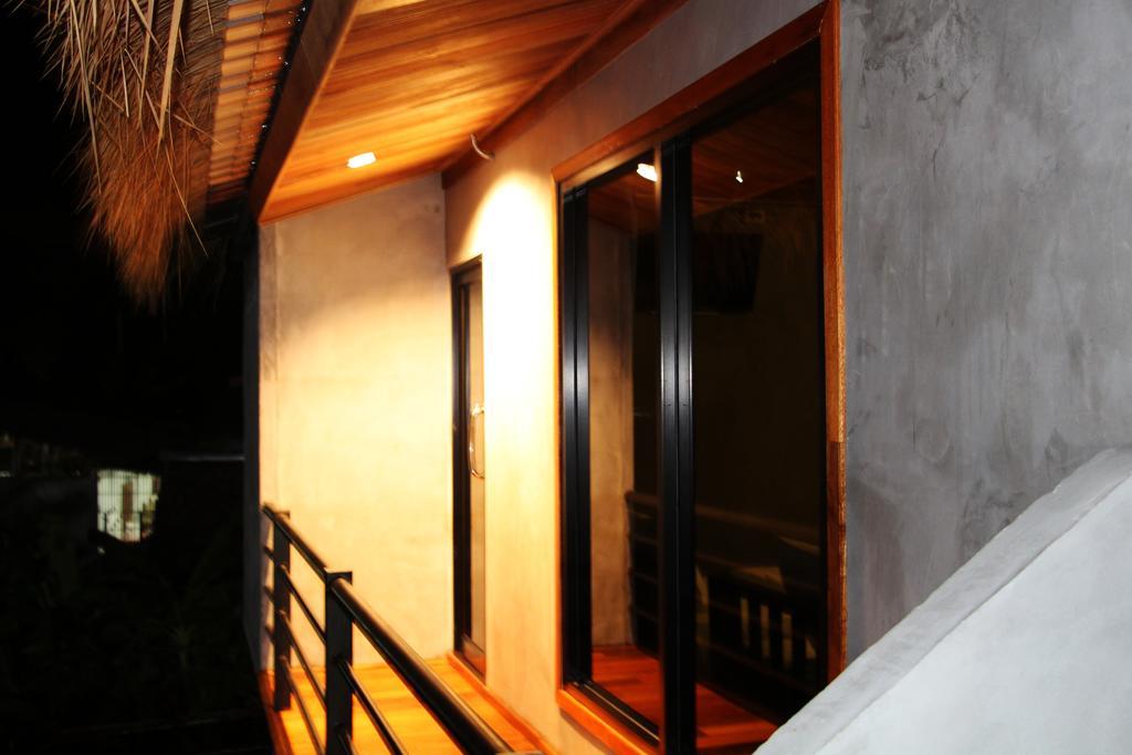 The Noi Guest House & Restaurant Koh Lipe Exterior photo