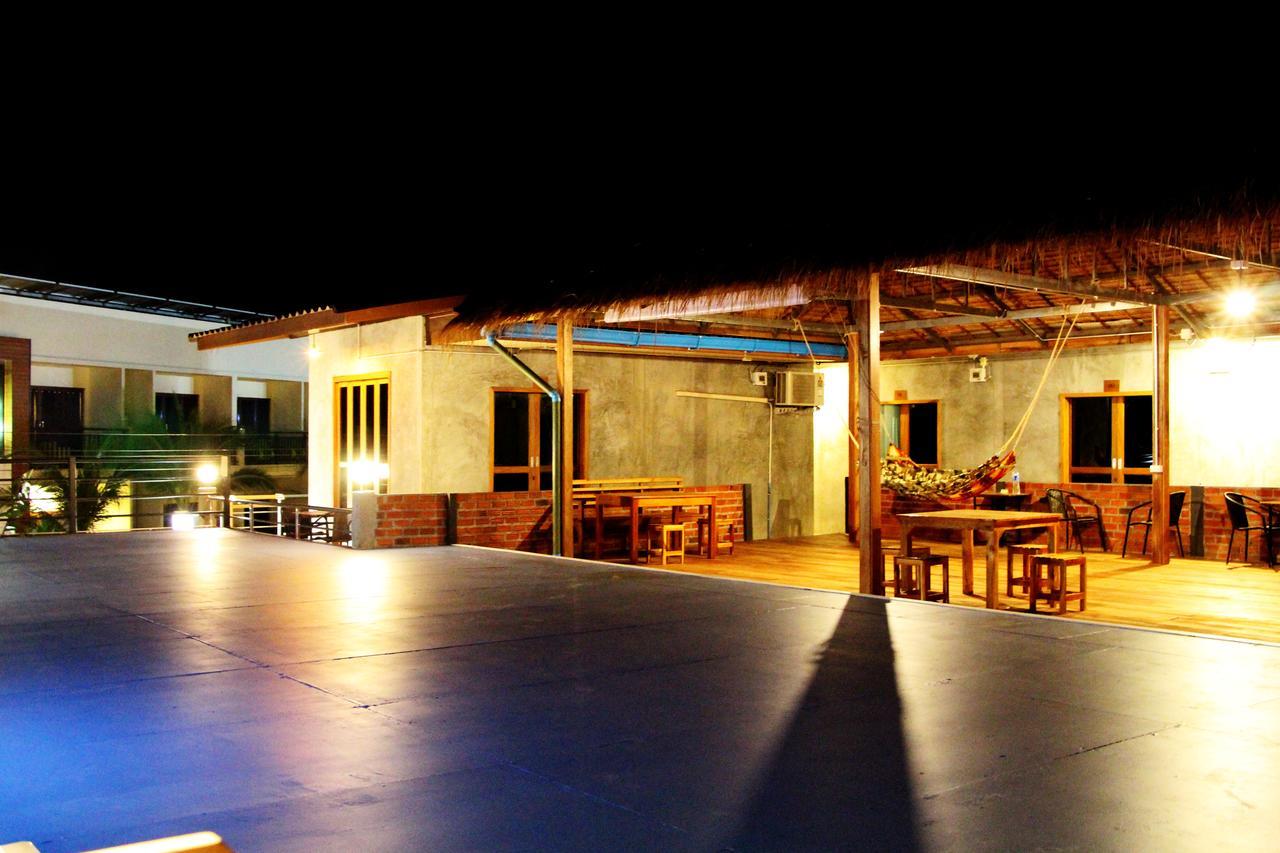 The Noi Guest House & Restaurant Koh Lipe Exterior photo